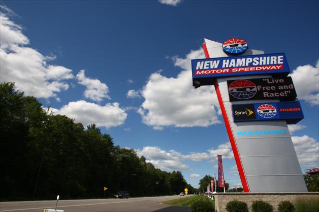 View New Hampshire IndyCar Practice - Aug 11, 2011 Photos