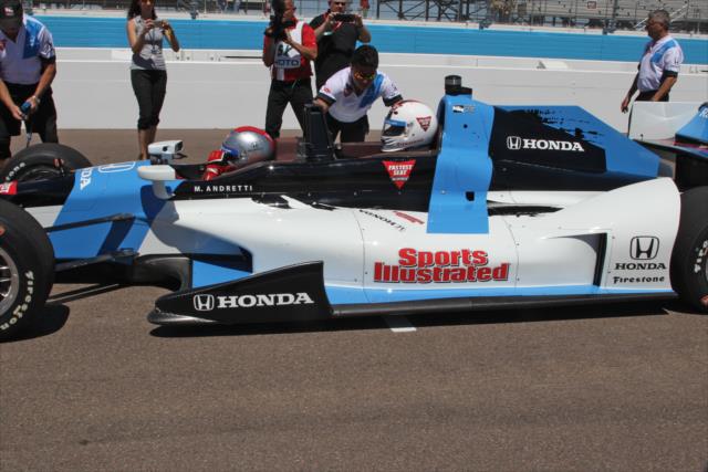 View Phoenix Grand Prix - Friday, April 1, 2016 Photos